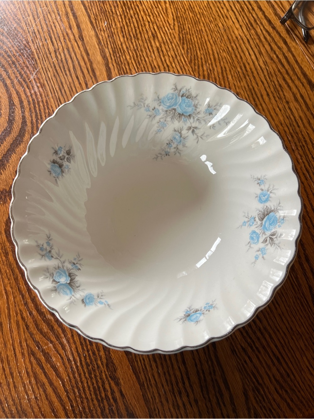 VINTAGE Johnson Bros Snowhite Regency Cherise 8” Serving Bowl England